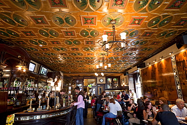 Interior of Deacon Brodie's Tavern, Royal Mile, Edinburgh, Scotland, United Kingdom, Europe