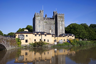 Bunratty Castle, County Clare, Munster, Republic of Ireland, Europe