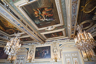 State Apartments, Chateau de Fontainebleau, Fontainebleau, Ile de France, France, Europe