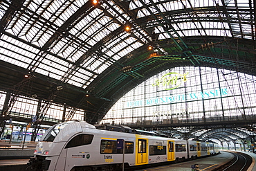 Koln Railway Station, Cologne, Nordrhein Westfalen, Germany, Europe