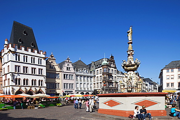 St. Peter's fountain, Market Place, Trier, Rhineland Palatinate, Germany, Europe