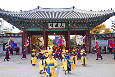 Changing of the Guard ceremony, Deoksugung Palace, Seoul, South Korea, Asia