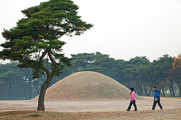 Royal Tomb of King Naemul of Silla, UNESCO World Heritage Site, Gyeongju, South Korea, Asia