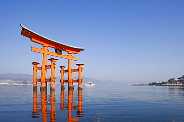 Torii Gate, Itsukushima Shrine, UNESCO World Heritage Site, Miyajima Island, Japan, Asia