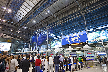 Immigration queue, Suvarnabhumi Airport, Bangkok, Thailand, Southeast Asia, Asia