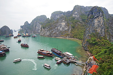 Halong Bay, UNESCO World Heritage Site, Vietnam, Indochina, Southeast Asia, Asia