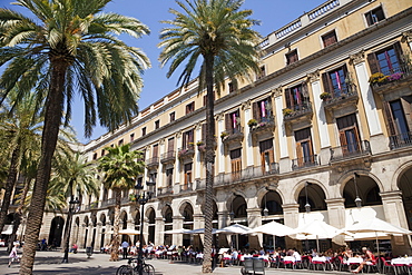 Restaurants in the Plaza Real, The Ramblas, Barcelona, Catalonia, Spain, Europe