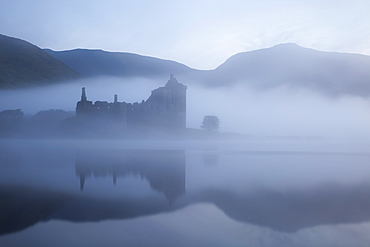 Kilchurn Castle, Loch Awe, Strathclyde, Scotland, United Kingdom, Europe