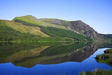 Lake and mountains, Snowdonia National Park, Gwynedd, Wales, United Kingdom, Europe