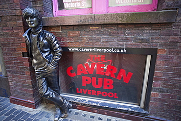 John Lennon statue and Cavern Pub sign, Mathew Street, Liverpool, Merseyside, England, United Kingdom, Europe