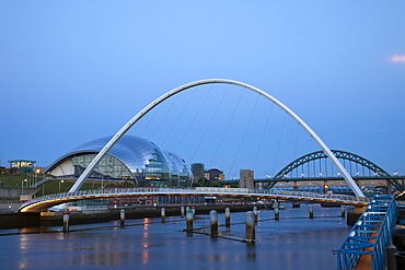 Gateshead Millennium Bridge, Gateshead, Newcastle, Tyne and Wear, England, United Kingdom, Europe