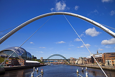 Gateshead Millennium Bridge, Gateshead, Newcastle, Tyne and Wear, England, United Kingdom, Europe