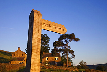 Public footpath sign, Swaledale, Yorkshire Dales National Park, Yorkshire, England, United Kingdom, Europe