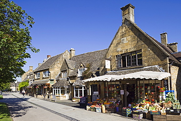 Shops, Broadway, Worcestershire, Cotswolds, England, United Kingdom, Europe