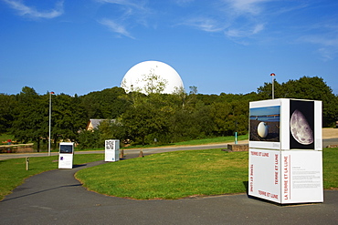 Parc of Radome, Planetarium of Brittany, Cite des Telecoms, Pleumeur Bodou, Cotes d'Armor, Brittany, France, Europe