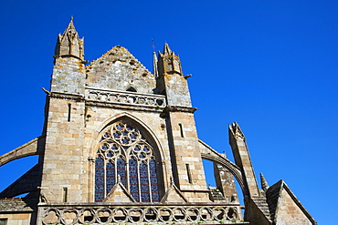 Cathedrale de St. Tugdual, Breton Cathedral, Treguier, Cote de Granit Rose, Cotes d'Armor, Brittany, France, Europe