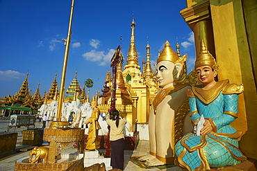 Shwedagon Paya, Yangon (Rangoon), Myanmar (Burma), Asia