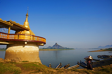 Shweyinhmyaw pagoda and temple, Hpa-An, Karen State, Myanmar (Burma), Asia