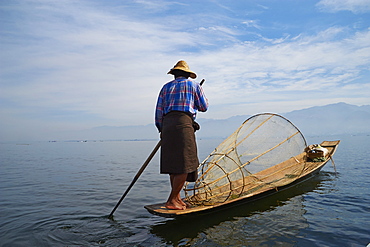 Fisherman on Inle Lake, Shan State, Myanmar (Burma), Asia