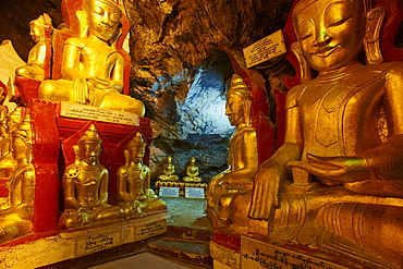 Statue of the Buddha, Shwe Oo Min natural Buddhist cave pagoda, Pindaya, Shan State, Myanmar (Burma), Asia