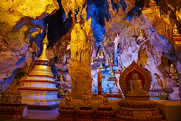 Interior, Shwe Oo Min natural Buddhist cave pagoda, Pindaya, Shan State, Myanmar (Burma), Asia