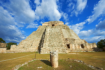 Pyramid of the Magician, Mayan archaeological site, Uxmal, UNESCO World Heritage Site, Yucatan State, Mexico, North America