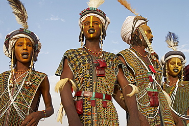 Wodaabe (Bororo) men with faces painted at the annual Gerewol male beauty contest, a general reunion of West African Wodaabe Peuls (Bororo Peul), Niger, West Africa, Africa