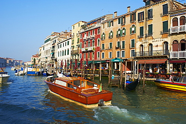 Boat on the Grand Canal, Venice, UNESCO World Heritage Site, Veneto, Italy, Europe