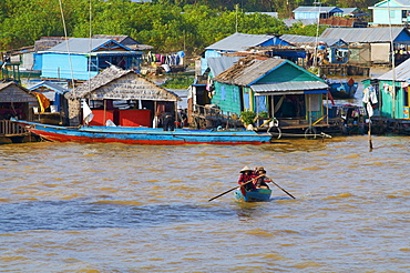 Floating Vietnamese village, Lake Tonle Sap, Biosphere Reserve of UNESCO, Siem Reap, Cambodia, Indochina, Southeast Asia, Asia