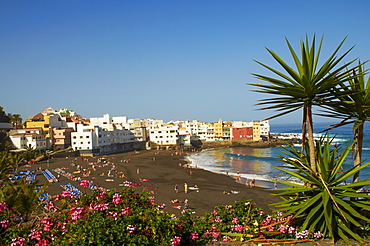 Black sand beach, Puerto la Cruz, Tenerfie, Canary Islands, Spain, Atlantic Ocean, Europe