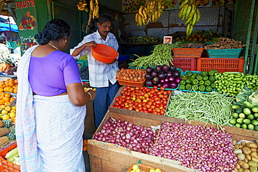 Fruit market, Trivandrum (Thiruvananthapuram), Kerala, India, Asia