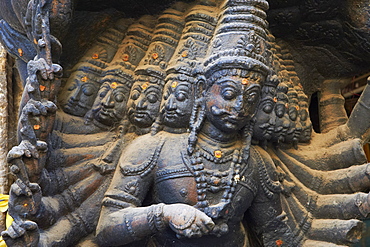 Sculpture at the entrance of the Puthu Mandapa market, Madurai, Tamil Nadu, India, Asia