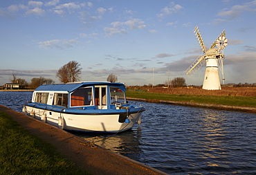 Norfolk Broads scene at Thurne, Norfolk, England, United Kingdom, Europe