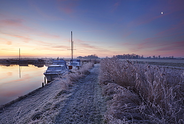 Winter scene in the Norfolk Broads near Ludham Bridge, Norfolk, United Kingdom, Europe