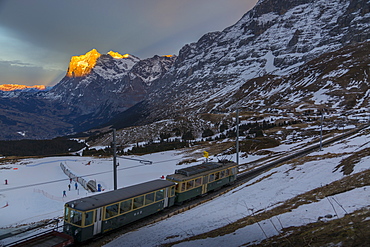 The Wetterhorn from Kleine Scheidegg, Jungfrau region, Bernese Oberland, Swiss Alps, Switzerland, Europe