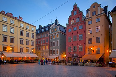 Stortorget Square cafes at dusk, Gamla Stan, Stockholm, Sweden, Scandinavia, Europe