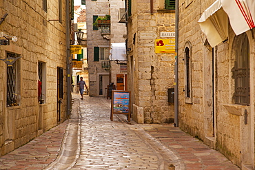 Narrow street in Old Town, UNESCO World Heritage Site, Kotor, Montenegro, Europe