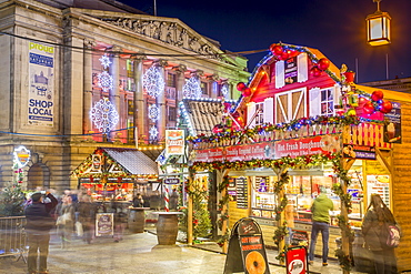 Christmas Market and City Council Building on Old Market Square at dusk, Nottingham, Nottinghamshire, England, United Kingdom, Europe