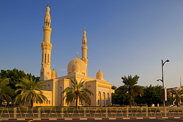 Jumeirah Mosque, Dubai, United Arab Emirates, Middle East