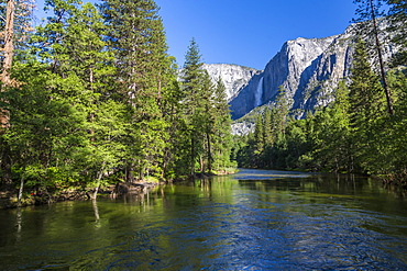 View of Merced River and Upper Yosemite Falls, Yosemite National Park, UNESCO World Heritage Site, California, United States of America, North America