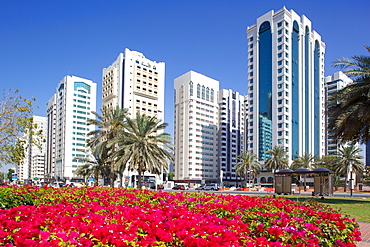 Contemporary architecture and Al Markaziyah Gardens and Fountain, Abu Dhabi, United Arab Emirates, Middle East