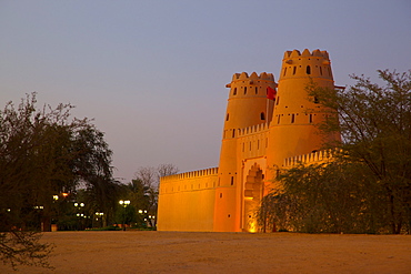 Al Jahili Fort at dusk, Al Jahili Park, Al Ain, Abu Dhabi, United Arab Emirates, Middle East 