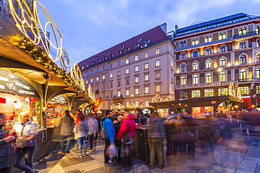 View of Stephanplatz Christmas Market at dusk, Vienna, Austria, Europe