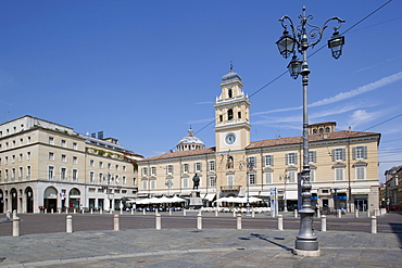 Piazza Garibaldi and Palazzo Del Govenatore, Parma, Emilia Romagna, Italy, Europe