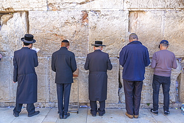 View of worshippers at the Western Wall in Old City, Old City, UNESCO World Heritage Site, Jerusalem, Israel, Middle East