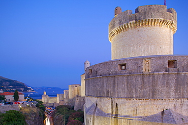 Minceta Fort and Old Town Walls at dusk, UNESCO World Heritage Site, Dubrovnik, Dalmatia, Croatia, Europe