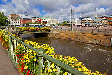 Canal and hotels, Drottningtorget, Gothenburg, Sweden, Scandinavia, Europe