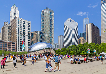 View of Cloud Gate (the Bean), Millennium Park, Downtown Chicago, Illinois, United States of America, North America