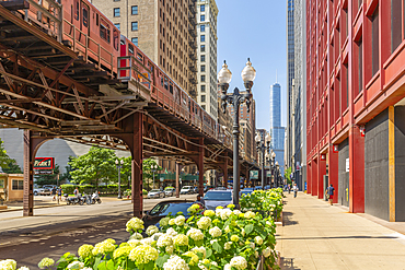 View of Loop train and skyscrapers, Downtown Chicago, Illinois, United States of America, North America