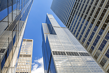 View of Willis Tower from street below, Chicago, Illinois, United States of America, North America